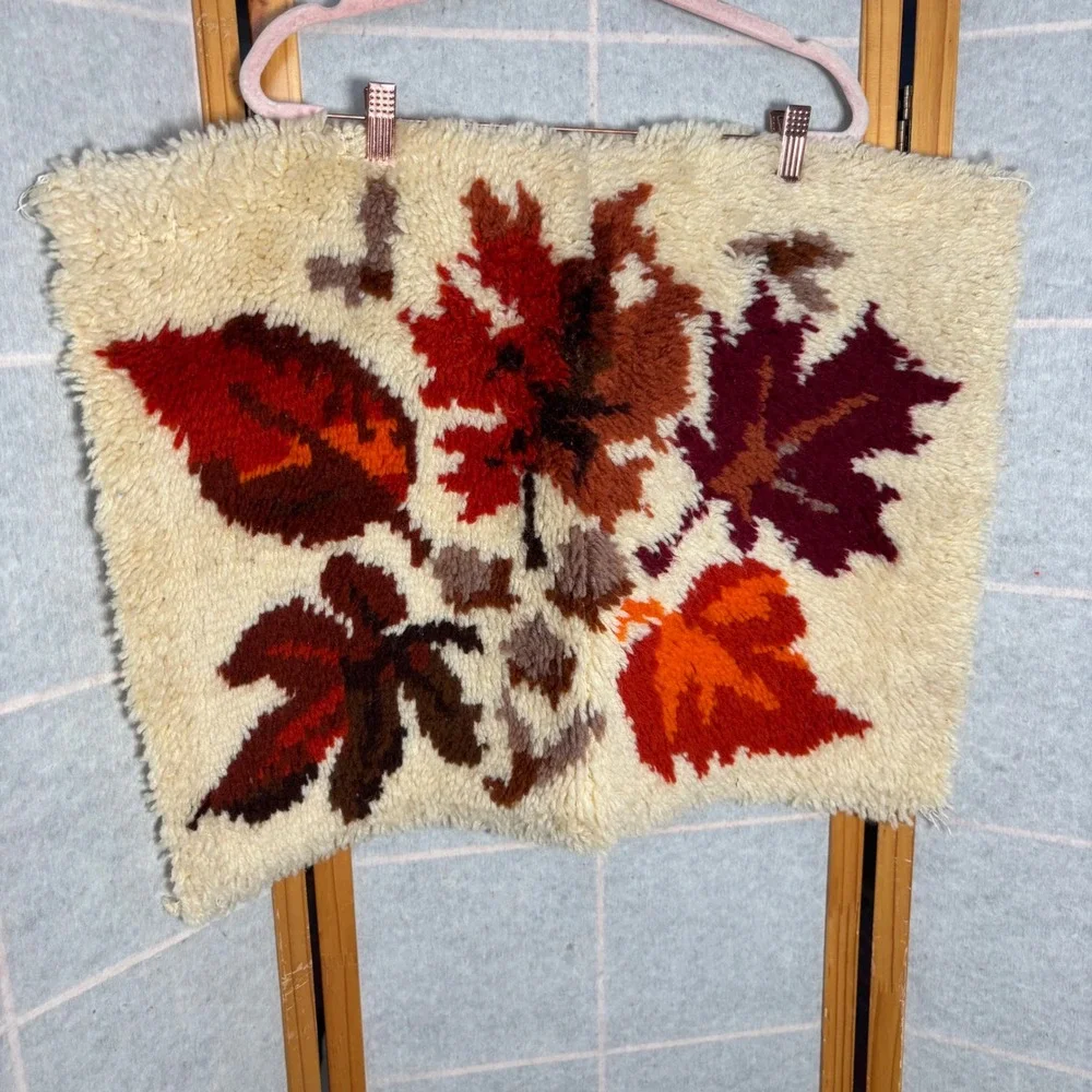 Vintage Latch Hook Rug Wall Hanging Autumn Leaves Maple‎ Fall Decor